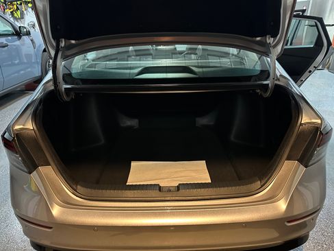 Used 2024 Honda Accord Touring image 9