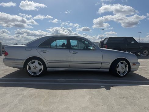 Used 2000 Mercedes-Benz E 55 AMG Sedan image 8