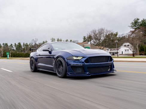Used 2018 Ford Mustang GT RWD image 2