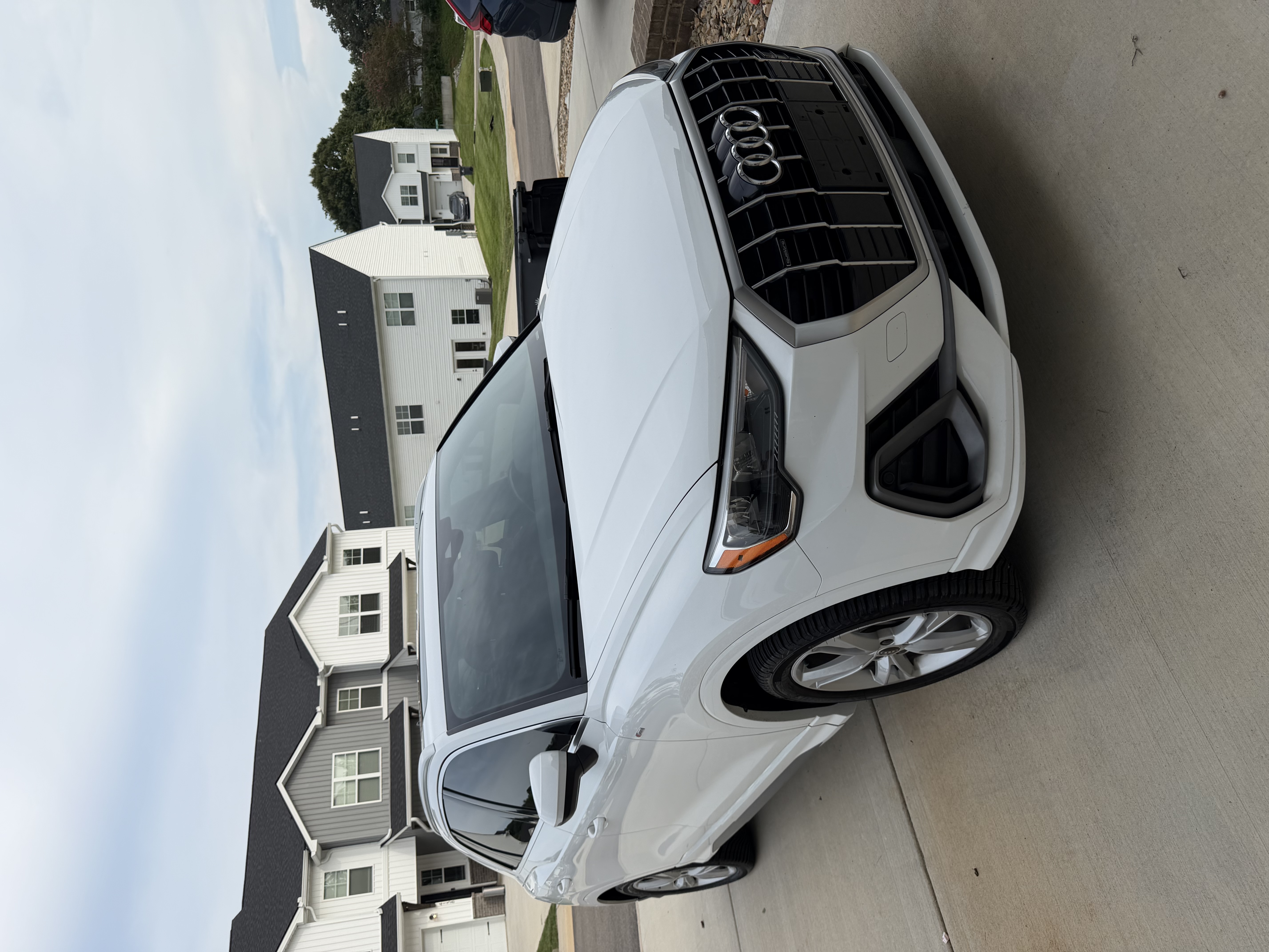 Used 2021 Audi Q3 2.0T Premium w/ Convenience Package AWD/4WD image 1
