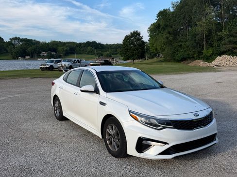 Used 2020 Kia Optima LX FWD image 2