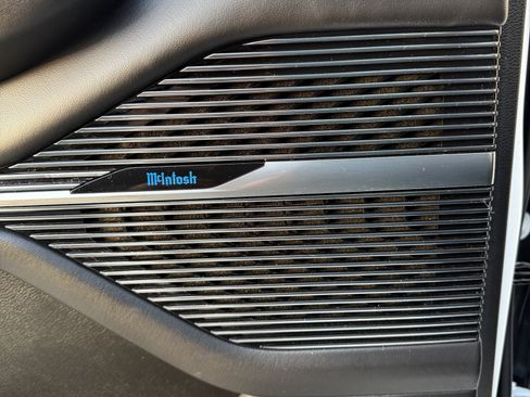 Used 2023 Jeep Grand Wagoneer L Series II w/ Premium Group II image 32