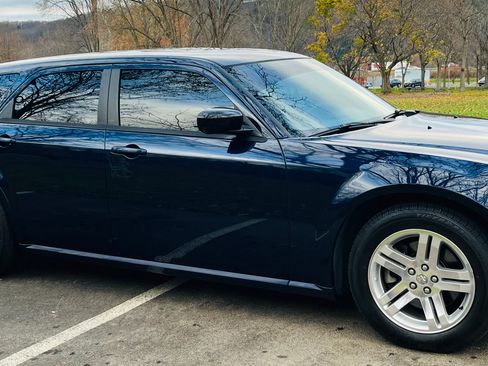 Used 2005 Dodge Magnum R/T w/ Convenience Group II RWD image 1