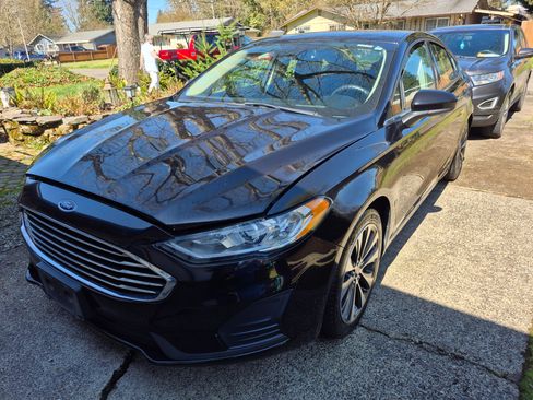 Used 2019 Ford Fusion SE AWD/4WD image 4