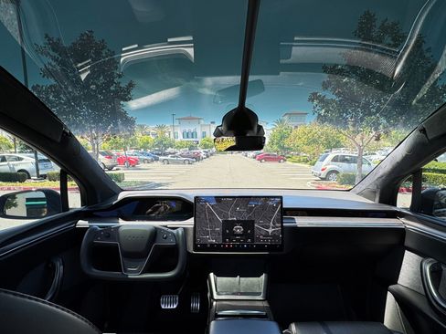 Used 2023 Tesla Model X Plaid AWD/4WD image 5