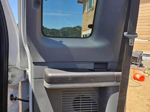 Used 2011 Ford F250 XLT image 10