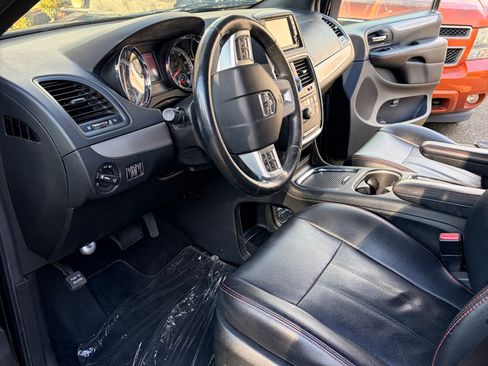 Used 2018 Dodge Grand Caravan GT image 9