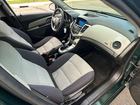 Used 2014 Chevrolet Cruze LS FWD image 14