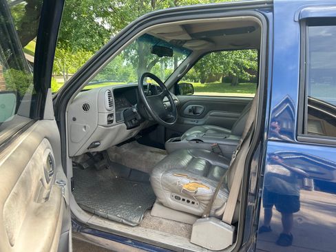 Used 1996 GMC Suburban 2500 AWD/4WD image 21