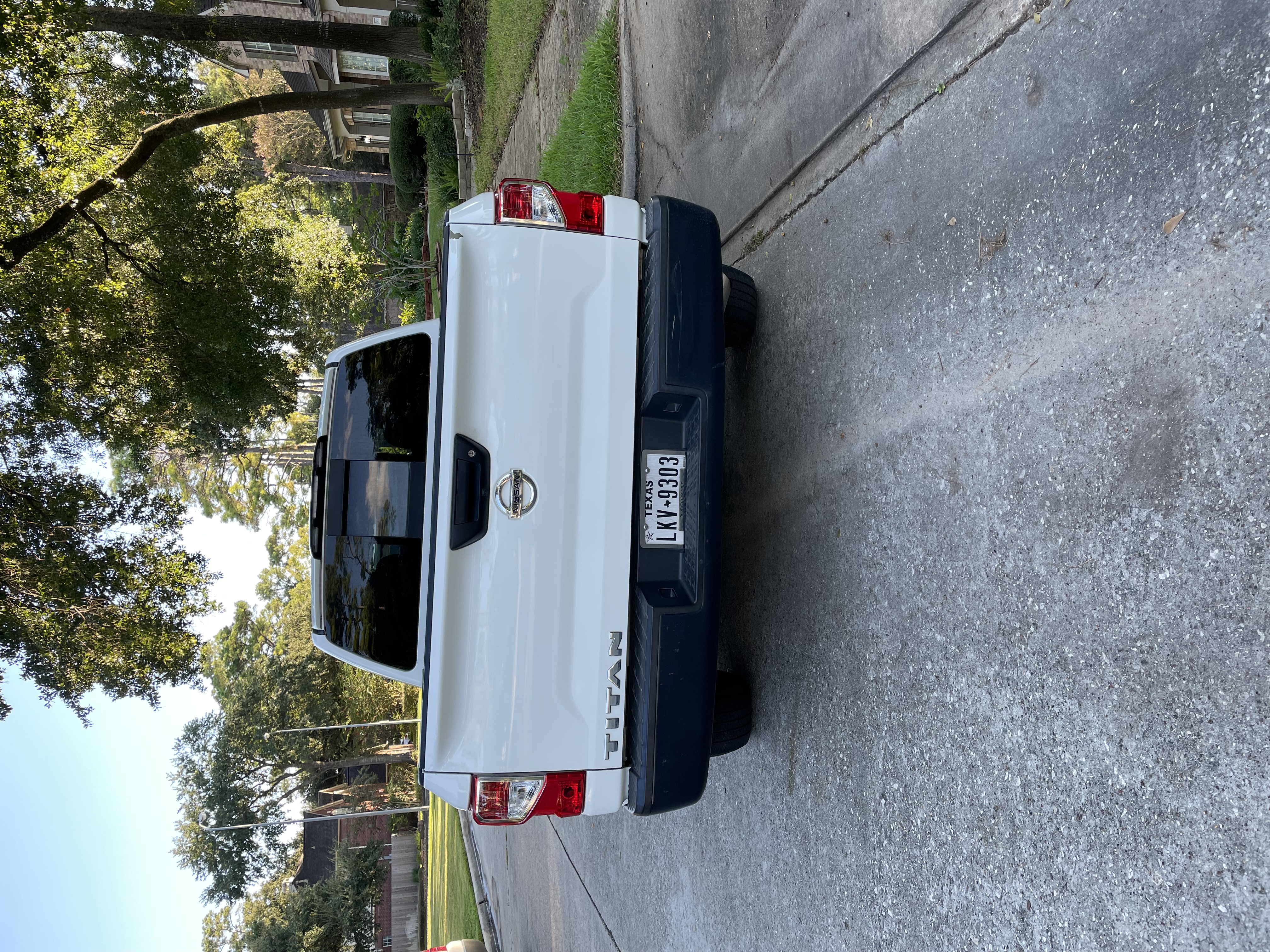 Used 2018 Nissan Titan S RWD image 4