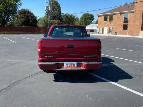 Used 2001 Chevrolet S10 Pickup LS w/ Preferred Equipment Group RWD image 8