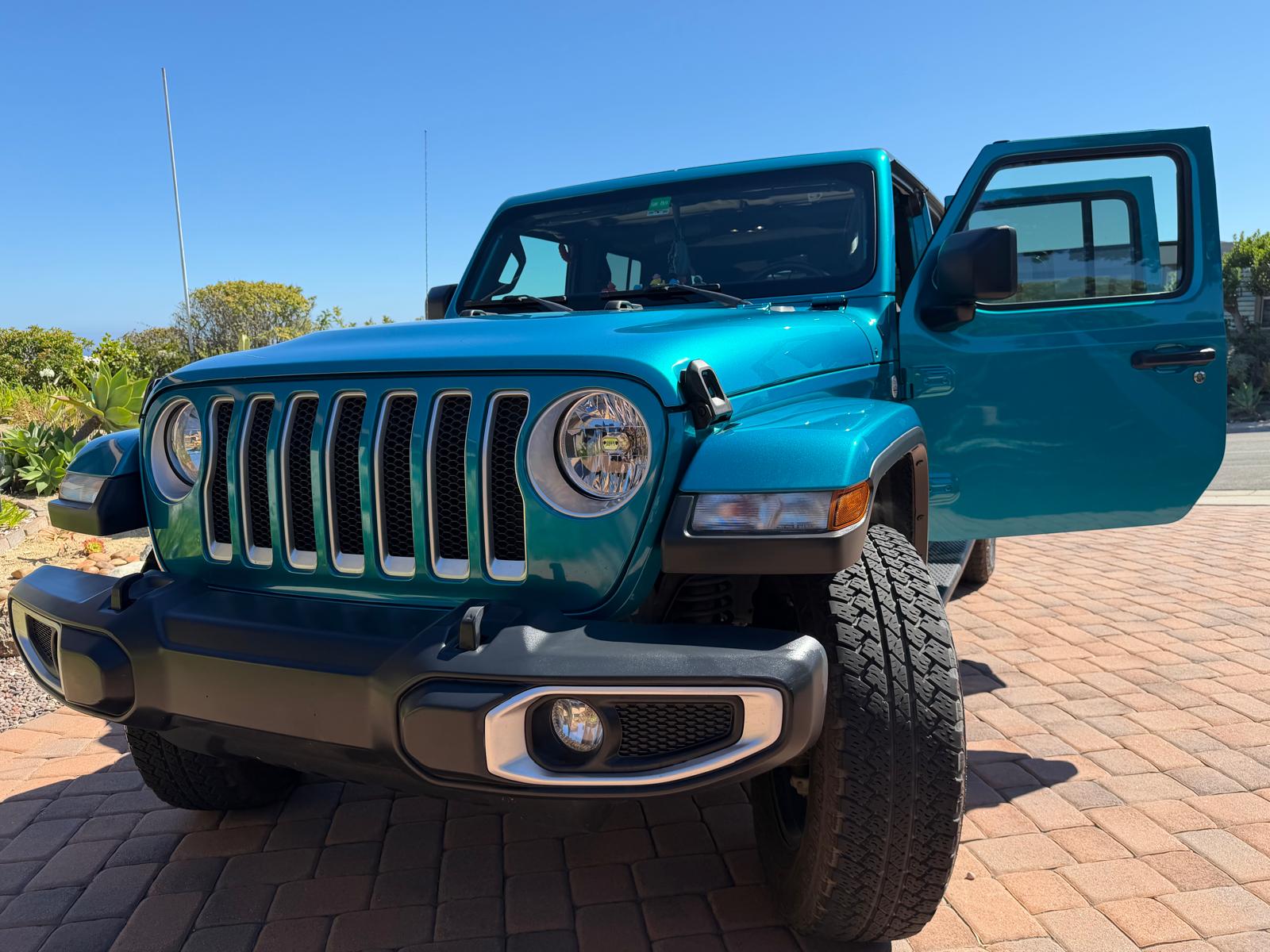 Used 2020 Jeep Wrangler Unlimited Sahara w/ Safety Group AWD/4WD image 12
