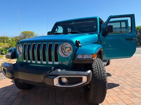 Used 2020 Jeep Wrangler Unlimited Sahara w/ Safety Group AWD/4WD image 10
