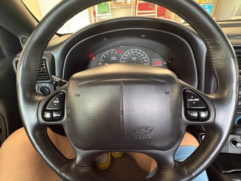 Used 2002 Chevrolet Camaro LT w/ Performance Handling Pkg image 13