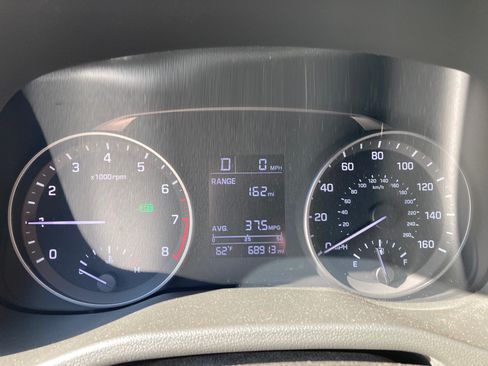 Used 2018 Hyundai Elantra SE image 12