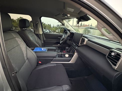 Used 2024 Toyota Tundra Limited image 12