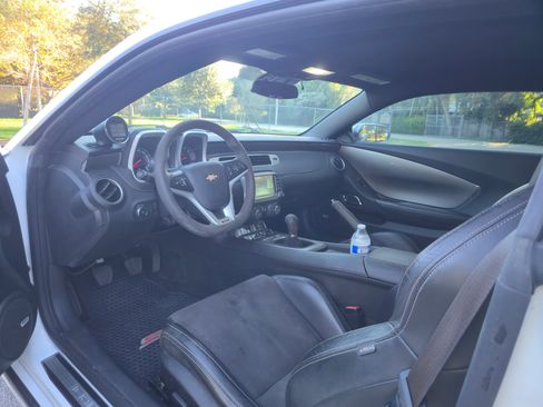 Used 2014 Chevrolet Camaro SS w/ SS Performance Package image 21