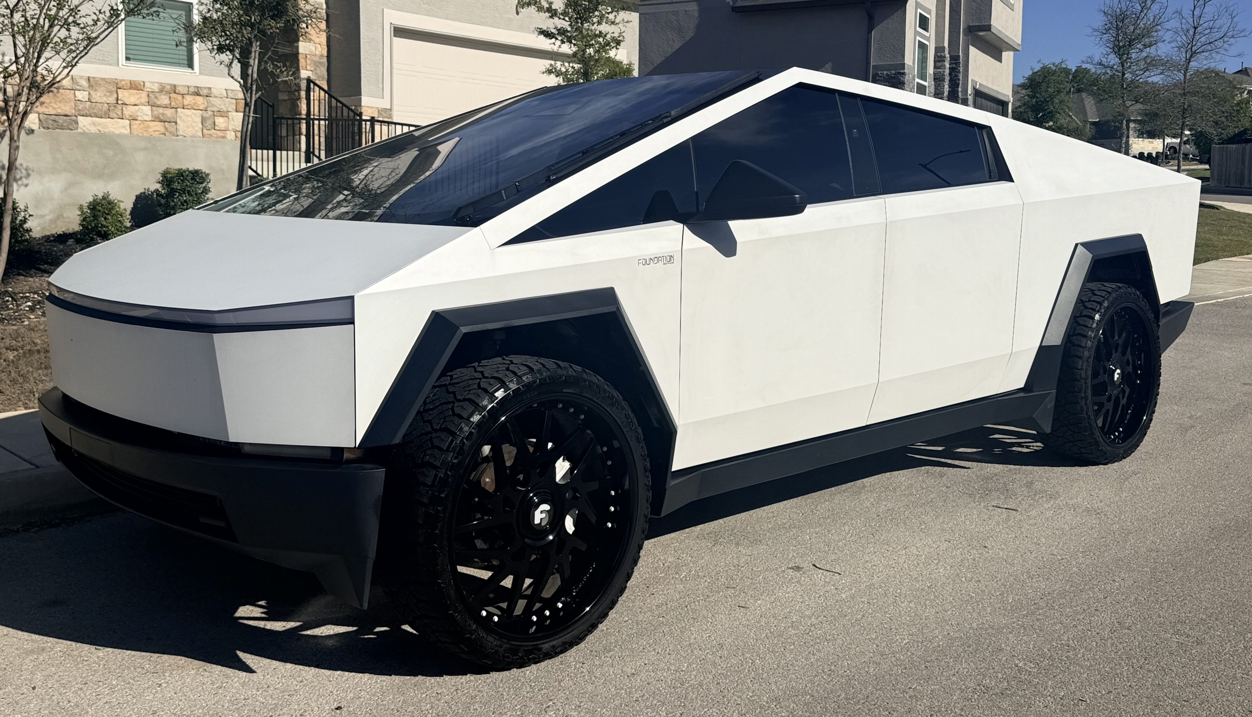 Used 2024 Tesla Cybertruck Cyberbeast AWD/4WD image 4