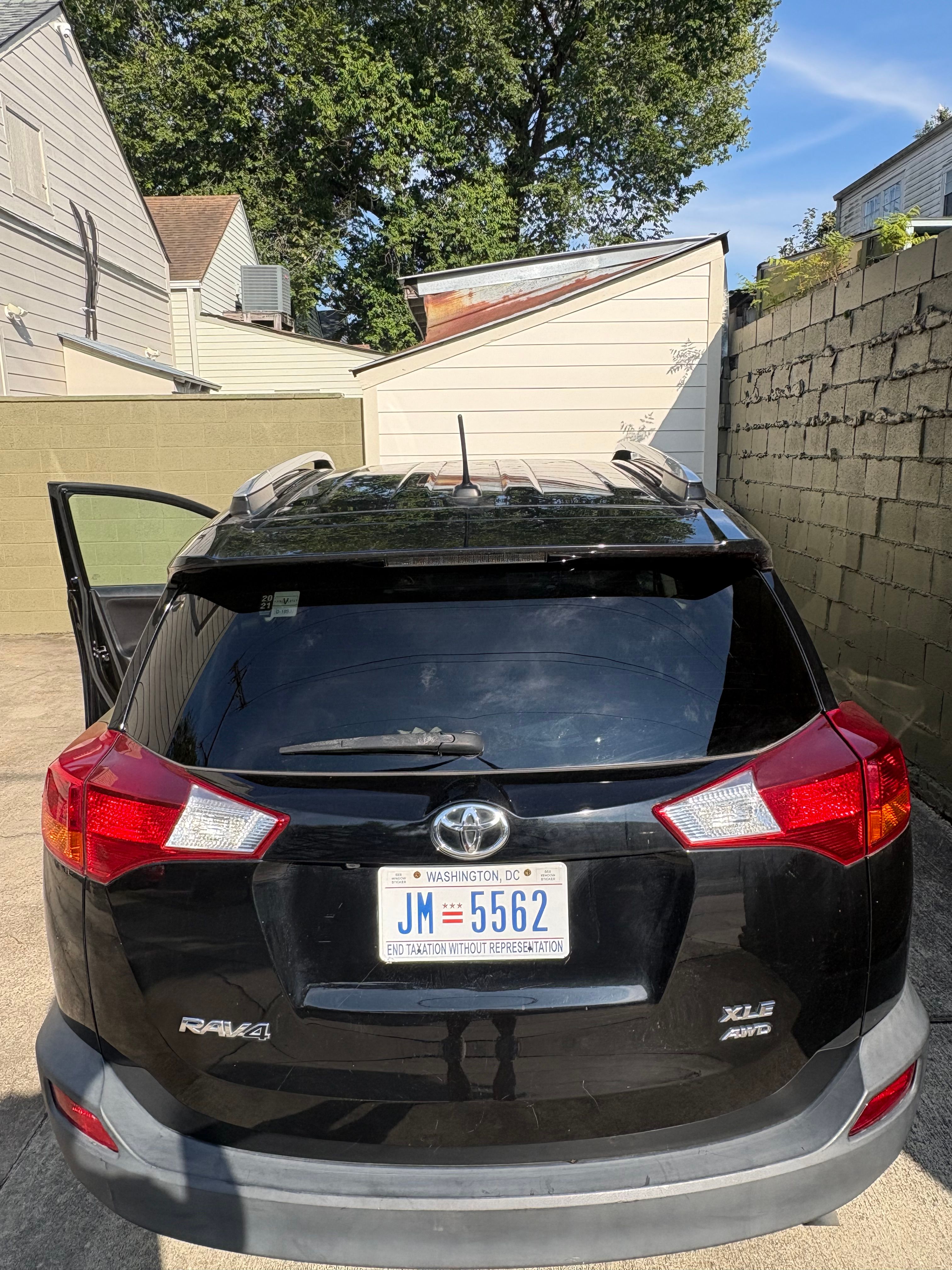 Used 2015 Toyota RAV4 XLE AWD/4WD image 5