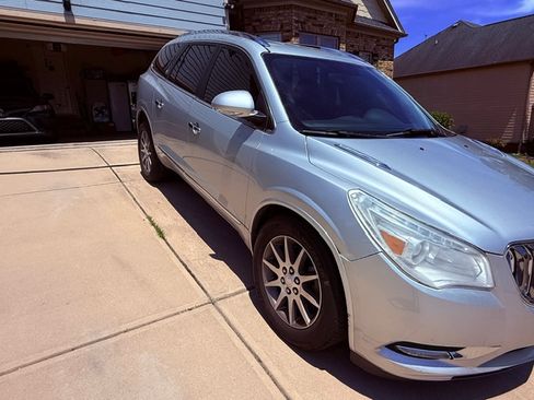 Used 2015 Buick Enclave Leather FWD image 4