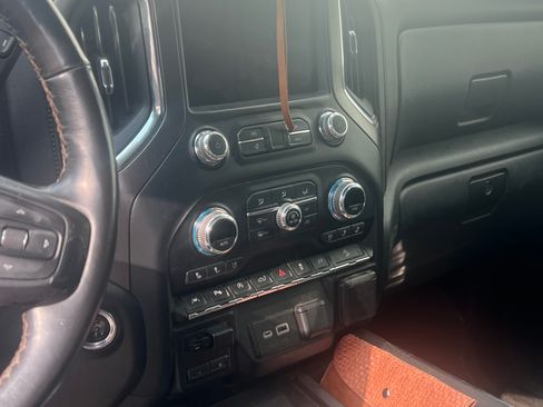 Used 2020 GMC Sierra 1500 AT4 w/ AT4 Premium Package image 5
