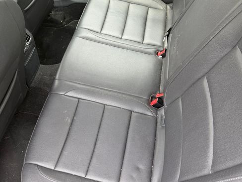 Used 2010 Volkswagen Jetta TDI FWD image 2