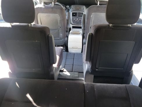 Used 2014 Dodge Grand Caravan SXT w/ Rear Park Assist Package FWD image 8