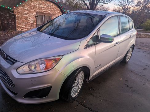 Used 2013 Ford C-MAX SE w/ Winter Pkg image 2