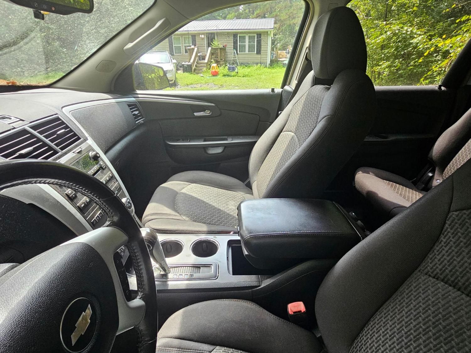 Used 2009 Chevrolet Traverse LT AWD/4WD image 1