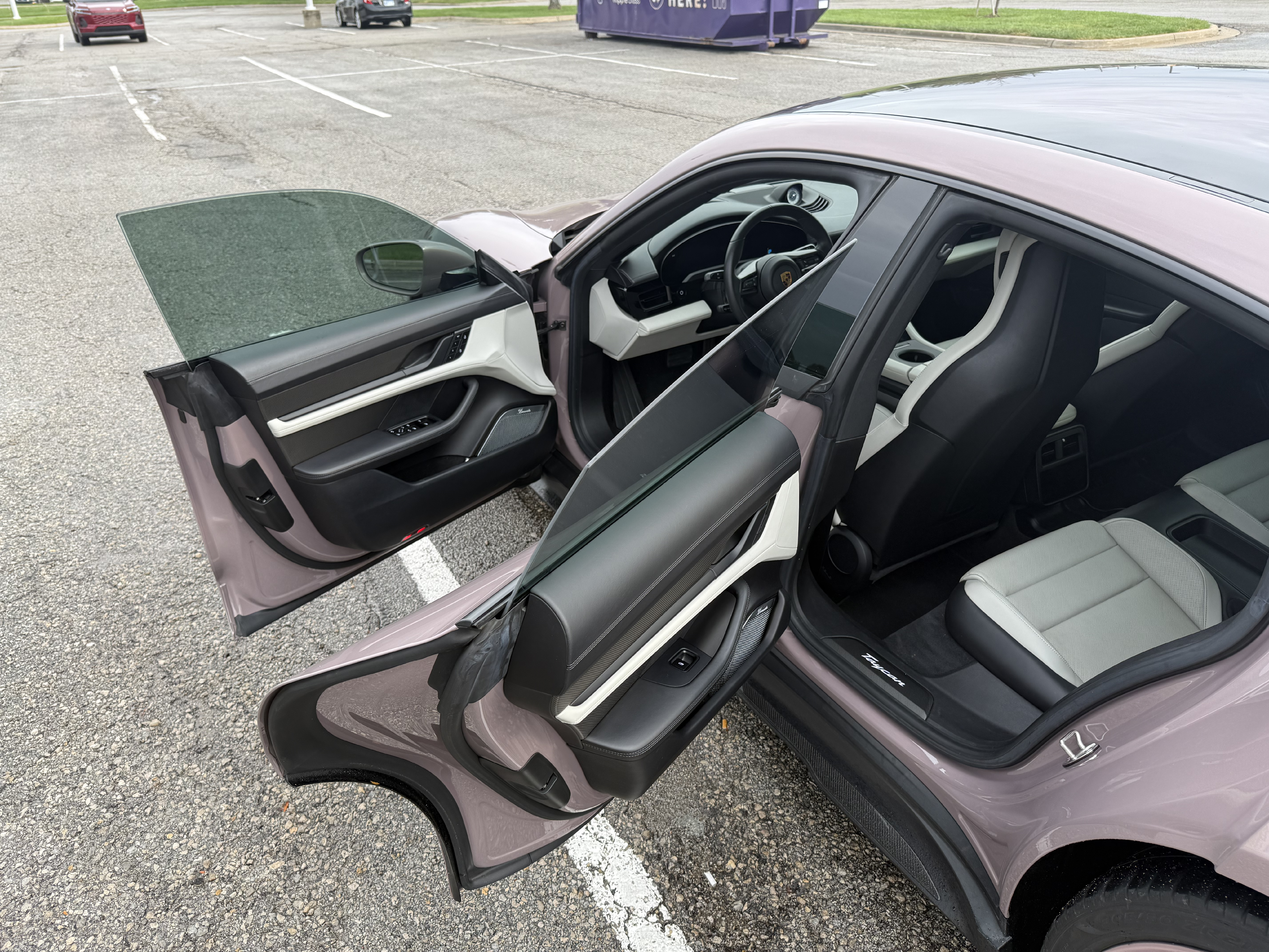 Used 2022 Porsche Taycan RWD image 28