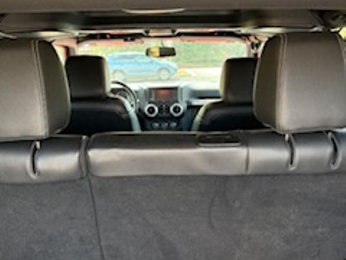 Used 2015 Jeep Wrangler Unlimited Rubicon w/ Dual Top Group image 13