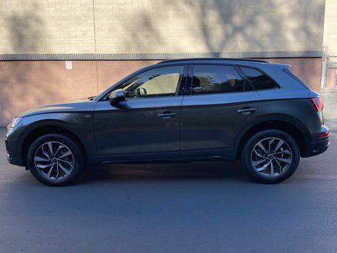 Used 2024 Audi Q5 2.0T Premium w/ Summer of Audi Package AWD/4WD image 8