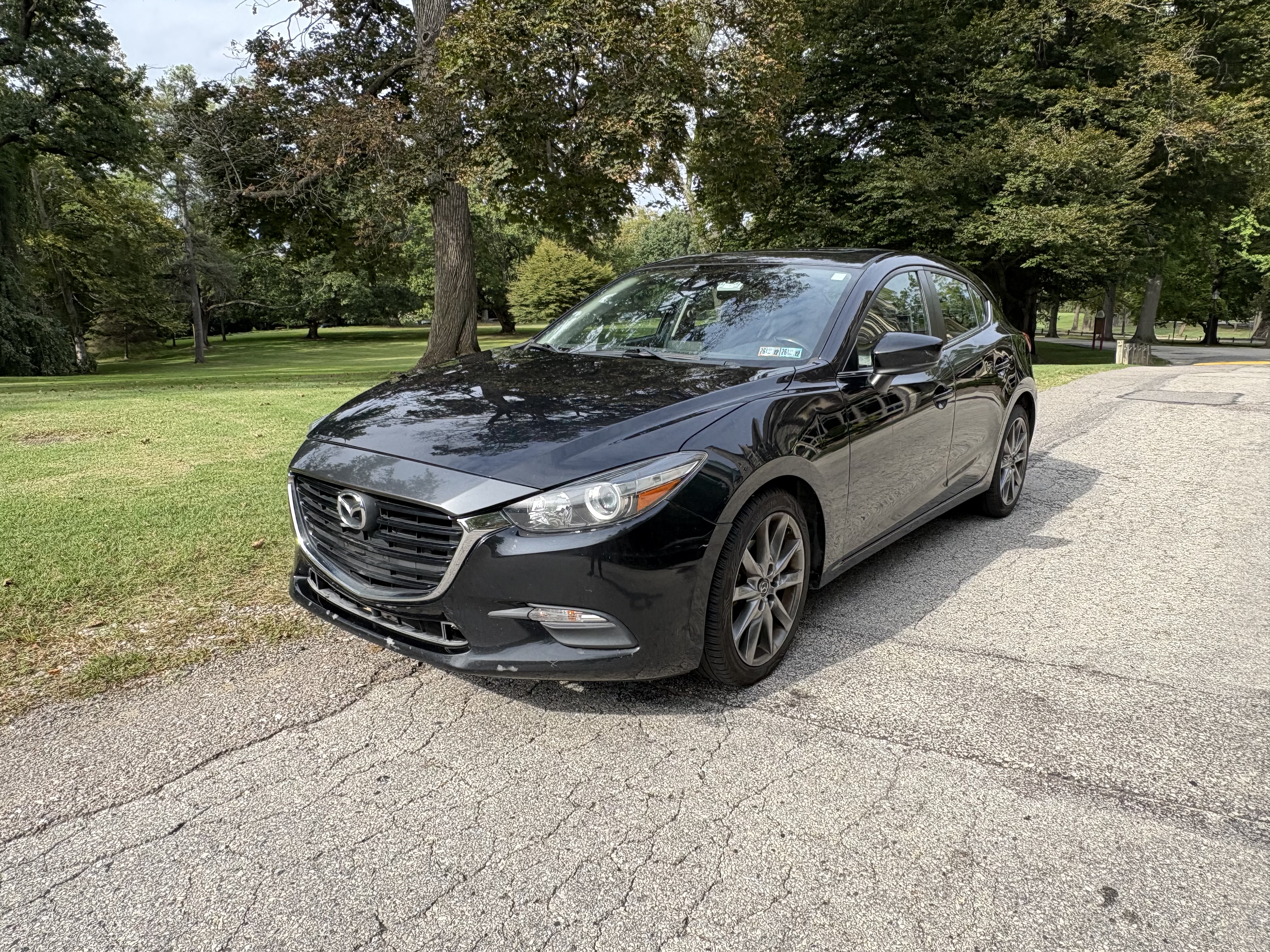 Used 2018 MAZDA MAZDA3 Touring FWD image 2