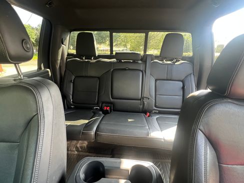 Used 2021 Chevrolet Silverado 2500 High Country w/ Z71 Off-Road Package image 11