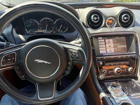 Used 2014 Jaguar XJ L Portfolio image 4