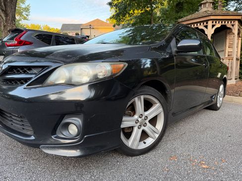 Used 2013 Toyota Corolla S w/ Premium Pkg FWD image 1