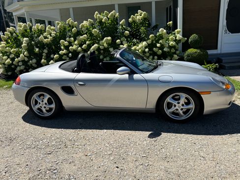 Used 1998 Porsche Boxster Cabriolet 2D image 2