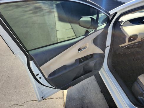 Used 2016 Toyota Prius Two image 21