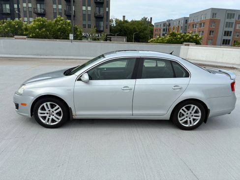 Used 2007 Volkswagen Jetta Wolfsburg Edition FWD image 2