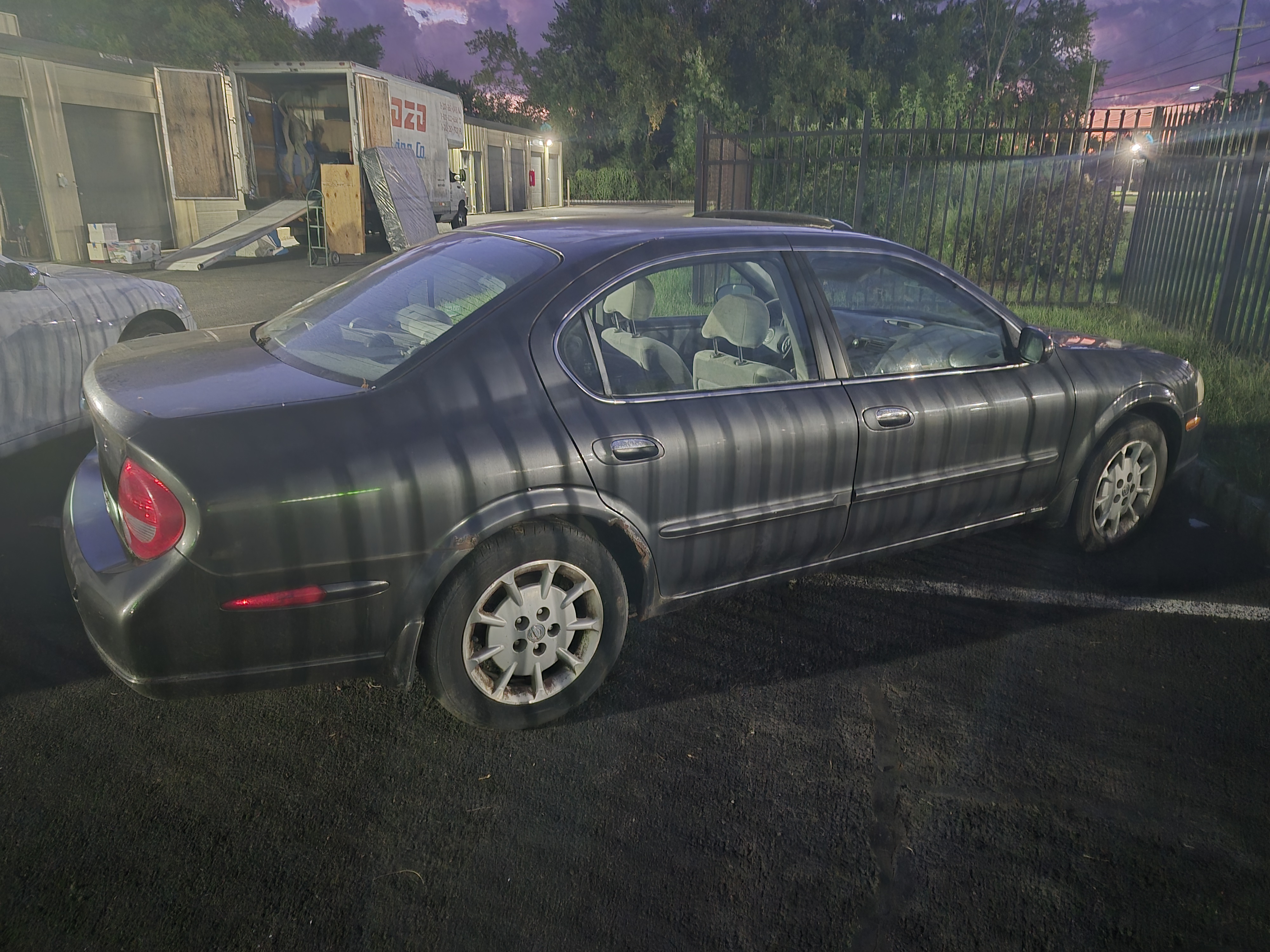 Used 2001 Nissan Maxima GXE FWD image 2