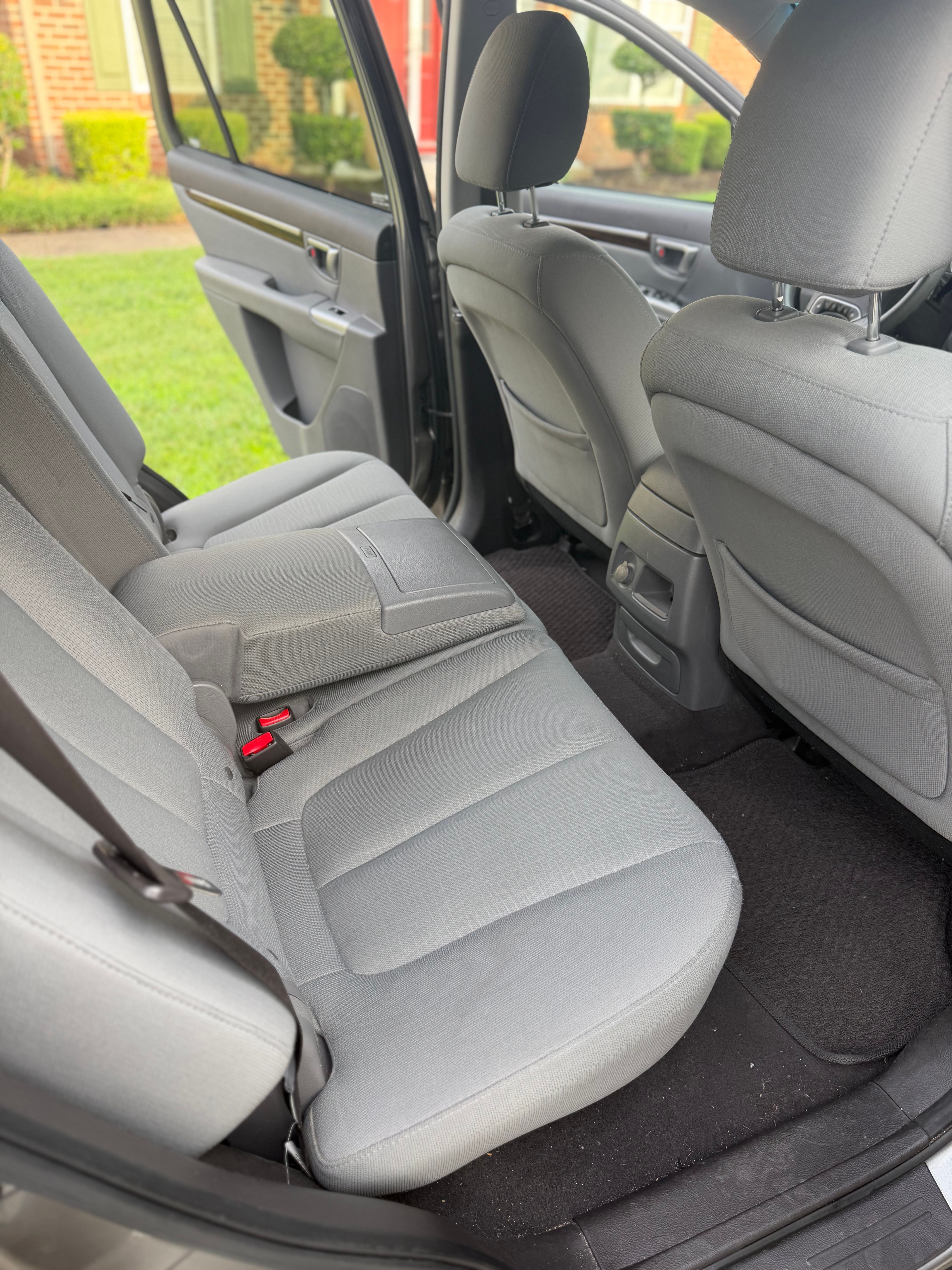 Used 2012 Hyundai Santa Fe GLS AWD/4WD image 6
