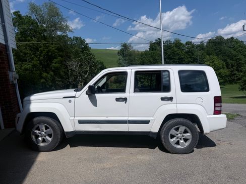 Used 2010 Jeep Liberty Sport AWD/4WD image 1