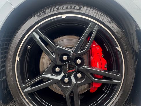 Used 2021 Chevrolet Corvette Stingray Coupe 2D w/ Z51 Performance Package image 13