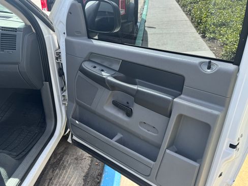 Used 2008 Dodge Ram 1500 Truck SLT image 8