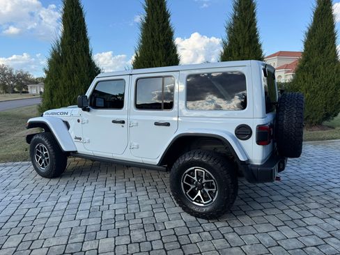 Used 2025 Jeep Wrangler Unlimited Rubicon image 11