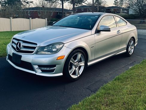 Used 2012 Mercedes-Benz C 250 C 250 Coupe 2D image 1