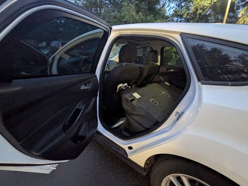 Used 2015 Ford Focus SE image 22