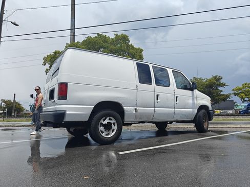 Used 2012 Ford E-250 and Econoline 250 w/ PWR Group RWD image 5