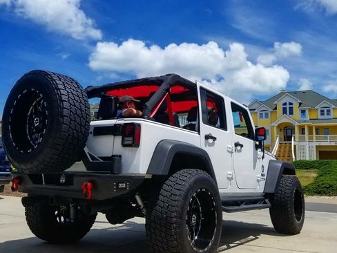 Used 2018 Jeep Wrangler Unlimited Rubicon image 16