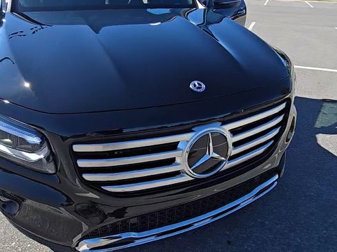 Used 2024 Mercedes-Benz GLB 250 250 4MATIC Sport Utility 4D image 1